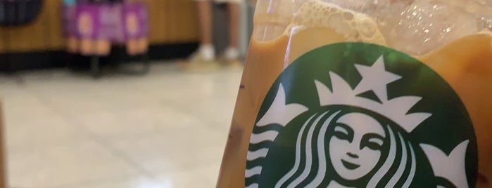 Starbucks is one of Sarah 님이 좋아한 장소.