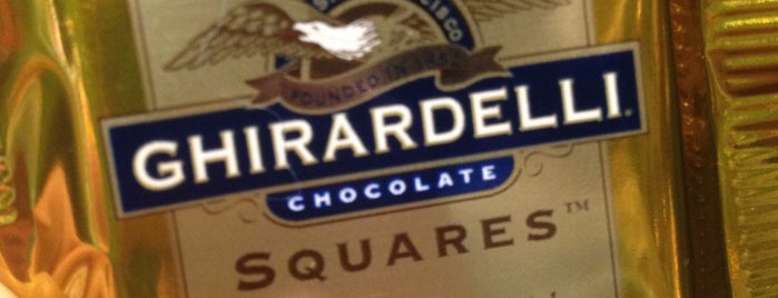 Ghirardelli Ice Cream & Chocolate Shop is one of Lugares preferidos.