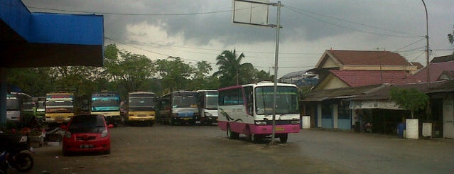 Terminal Sungai Kunjang is one of Transportation.