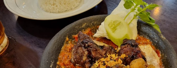 Warung Léko is one of Favorite Food.