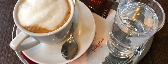 steiner café is one of Lieux qui ont plu à Ozlem.