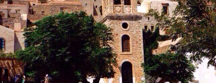 Monemvasia Castle is one of Posti che sono piaciuti a Panagiotis.