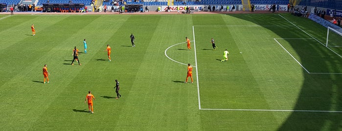 Başakşehir Fatih Terim Stadyumu is one of Lugares favoritos de Ismail.