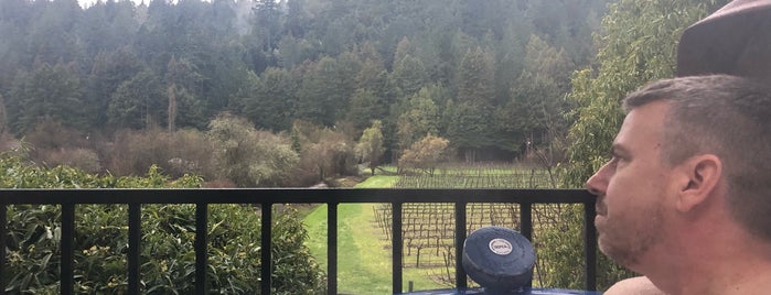 West Sonoma Inn & Spa is one of Especially Pet-Friendly Wine Road Members.