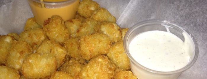 Daily Bar & Grill is one of The 15 Best Places for Tater Tots in Chicago.