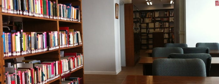 Biblioteca ORT is one of Caro'nun Beğendiği Mekanlar.