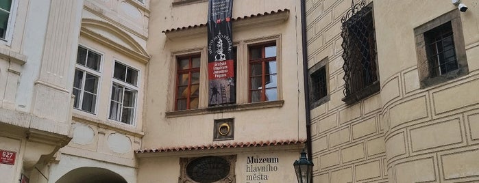 Dům U Zlatého prstenu is one of Navštiv 200 nejlepších míst v Praze.