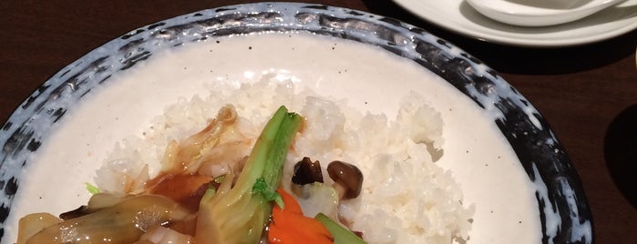 Chinese Dining JASMINE is one of Lugares favoritos de Hideyuki.