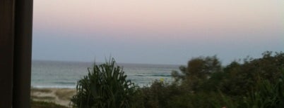 Cabarita Beach S.L.S.C is one of Caitlin'in Beğendiği Mekanlar.