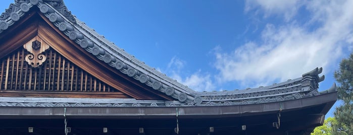 御香宮神社 is one of 京都十六社.