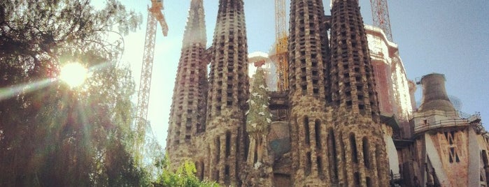 Basílica de la Sagrada Família is one of Places I have been to.