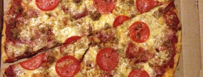 Ninos Pizza is one of Playa Del Carmen eats.