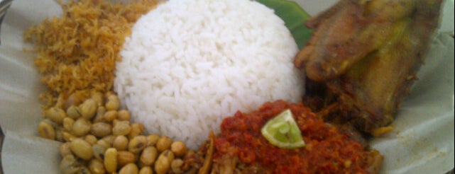 RM. Rinjani (Nasi Balap Puyung) is one of Guide to Mataram's best spots.