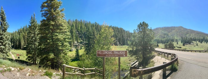 Las Conchitas Trailhead is one of Lugares favoritos de Leslie.