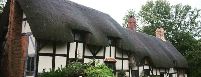 Anne Hathaway's Cottage is one of Historic Sites of the UK.