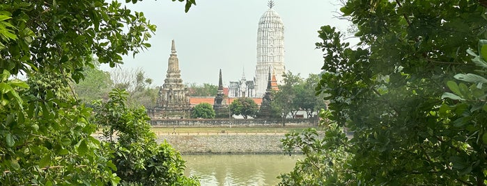 Sala Ayutthaya is one of Lugares favoritos de Paulo.
