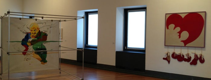 Galleria d’Arte Moderna e Contemporanea GAMec is one of สถานที่ที่ Andrea ถูกใจ.