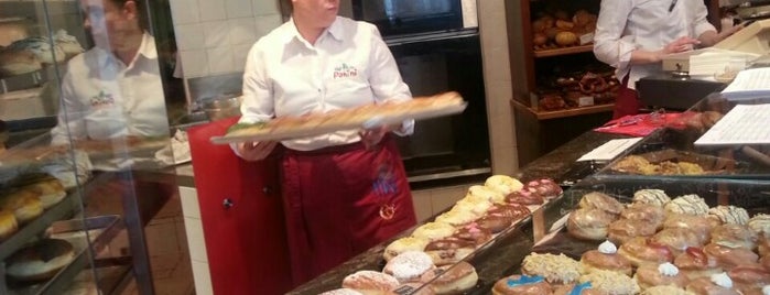 Bäckerei Konditorei Café Högl is one of Posti che sono piaciuti a Mario.