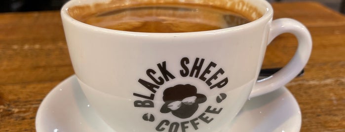Black Sheep Coffee is one of สถานที่ที่ Roger ถูกใจ.