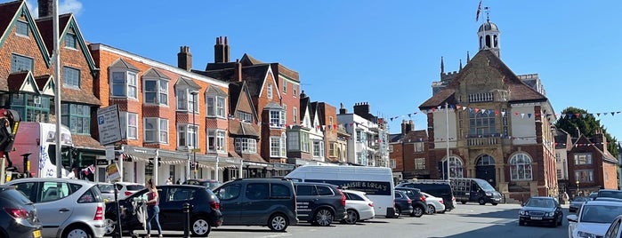 Marlborough is one of Lugares favoritos de Emyr.