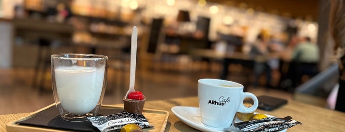 ARhus Café is one of roeselare.