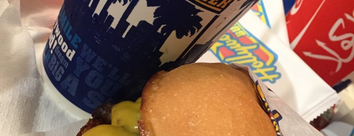 Hollywood Burger is one of Al-Wasl Dist..