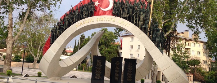 Osmaniye Şehitler Anıtı is one of Locais curtidos por K G.