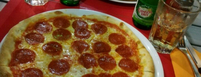 Pizza Italy is one of Tempat yang Disukai Foxytk23.