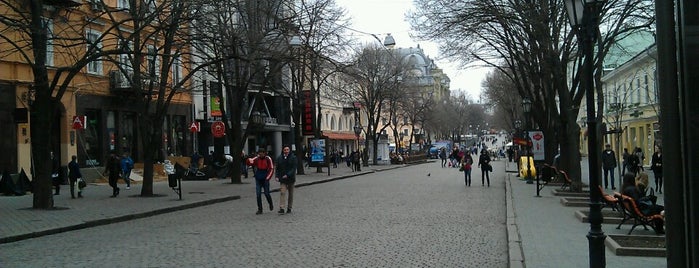 Дерибасівська вулиця is one of Lieux qui ont plu à Ирина.