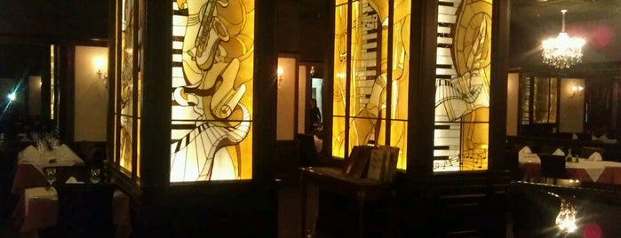 PIANO Restaurant is one of สถานที่ที่ ALFAVITO Hotel Kiev ถูกใจ.