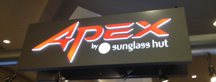 Apex by Sunglass Hut is one of Lugares favoritos de Gezika.