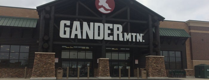 Gander Mountain is one of Dreさんのお気に入りスポット.