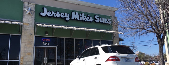 Jersey Mike's Subs is one of สถานที่ที่ Ron ถูกใจ.