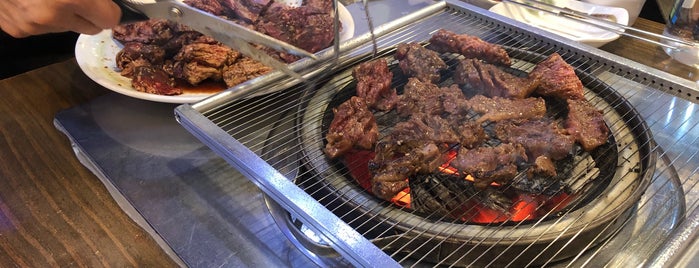 한우촌 is one of Seoulite -  Meat / 肉.