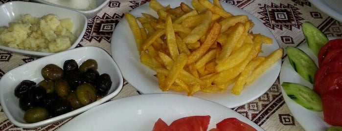 Doruklu Restaurant is one of Posti che sono piaciuti a Onur.
