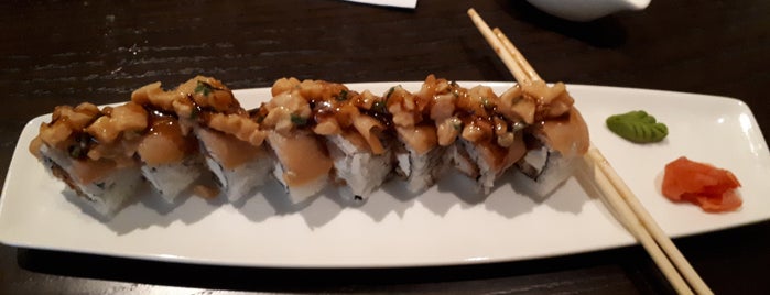 Hasaki Sushi Lounge is one of Orte, die Chia gefallen.