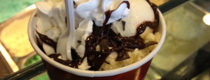 Cold Stone Creamery is one of Staten Island ice cream shops.