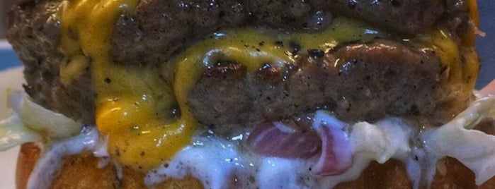 BroX Burger & More is one of Posti salvati di Aydın.