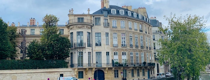 Quai d’Anjou is one of Paris.