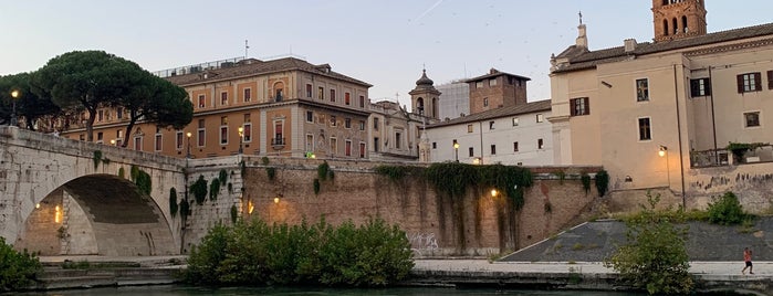 Ponte Cestio is one of Emrah'ın Beğendiği Mekanlar.