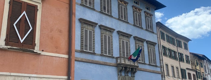 Palazzo Blu is one of lucca e dintorni.