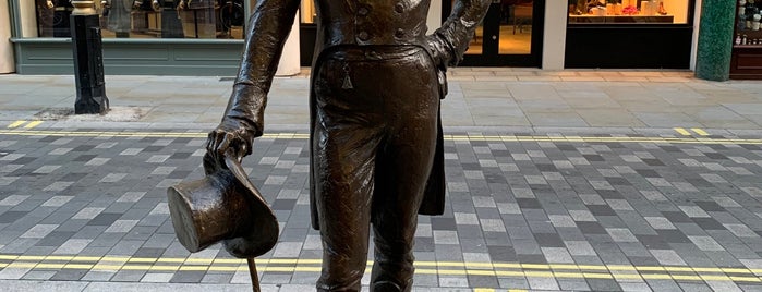 Beau Brummel Statue is one of London.