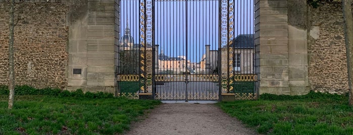 Parc Balbi is one of Versailles.