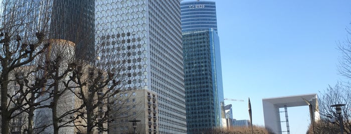 Tour Michelet is one of La Défense.