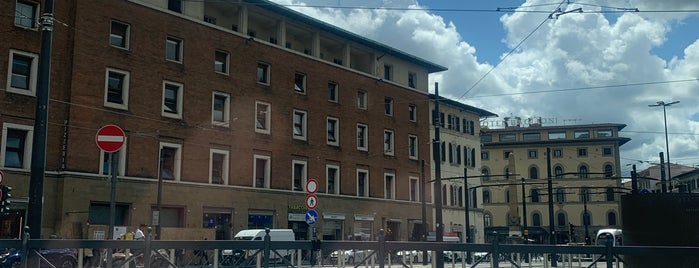 Piazza della Stazione is one of Trip part.9.