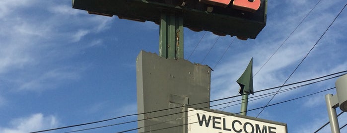 Lancer Motel is one of Nikki's Vintage L.A. Signs (including OC).