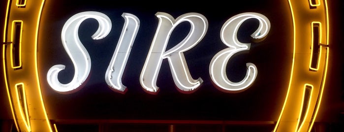 The Sire Bar And Grill is one of Los Angeles.