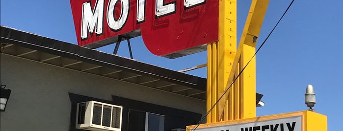 Gatewood Motel is one of NEVADA: Vintage Signs & Offbeat Attractions.