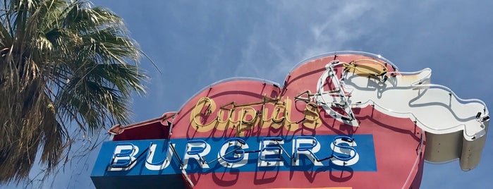 Cupids Burgers and Tacos is one of Neon/Signs S. California.
