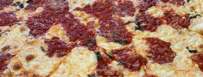 Rosa's Pizza is one of QB's Finest.